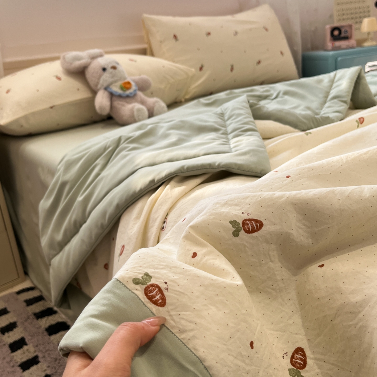 91家纺网 家纺一手货源 找家纺 一加一 2026新款云柔棉印花凉感冰蚕夏被夏凉被空调被四件套 浅夏