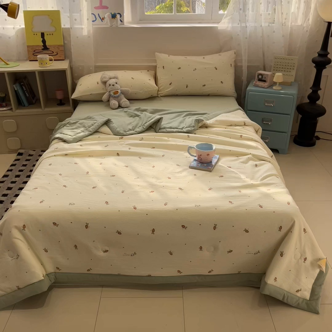 91家纺网 家纺一手货源 找家纺 一加一 2026新款云柔棉印花凉感冰蚕夏被夏凉被空调被四件套 浅夏