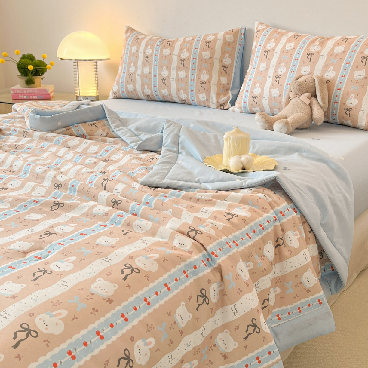 91家纺网 家纺一手货源 找家纺 一加一 2026新款全棉新疆棉花夏被夏凉被空调被四件套-棉语清夏 风铃小兔