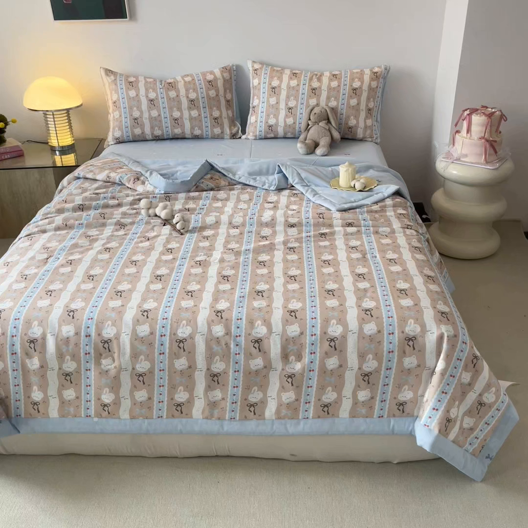 91家纺网 家纺一手货源 找家纺 一加一 2026新款全棉新疆棉花夏被夏凉被空调被四件套-棉语清夏 风铃小兔