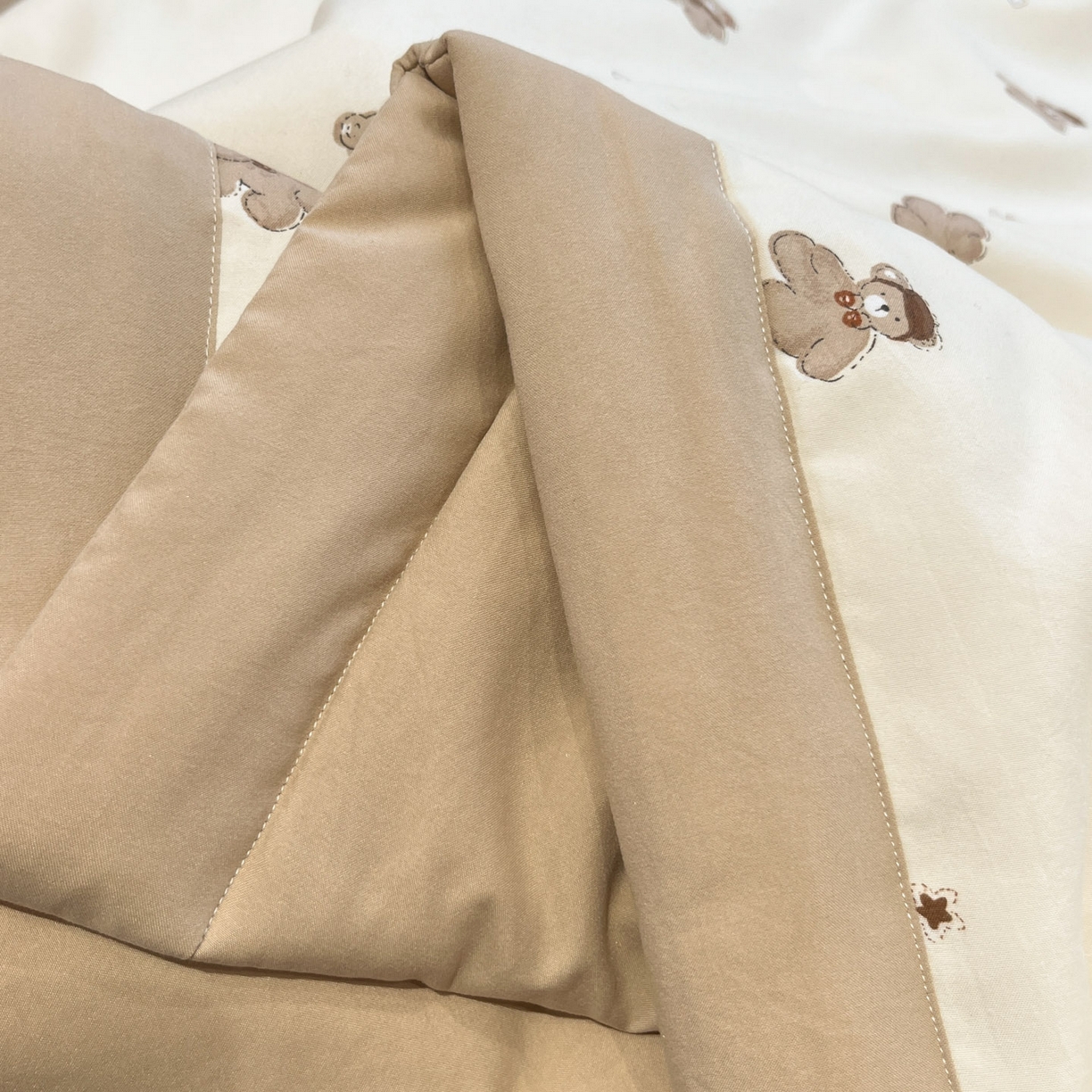 91家纺网 家纺一手货源 找家纺 一加一 2026新款云柔棉印花凉感冰蚕夏被夏凉被空调被四件套 星星熊