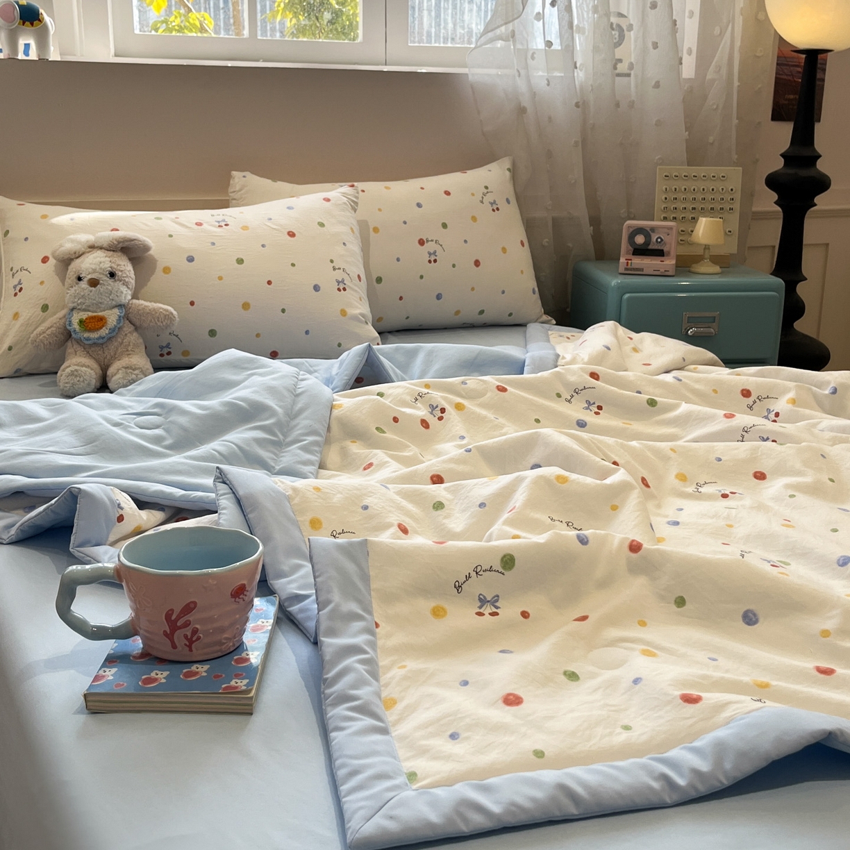 91家纺网 家纺一手货源 找家纺 一加一 2026新款云柔棉印花凉感冰蚕夏被夏凉被空调被四件套 阳光心情