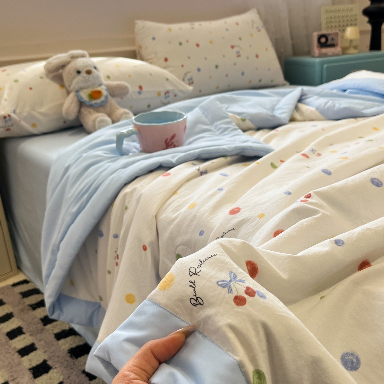 91家纺网 家纺一手货源 找家纺 一加一 2026新款云柔棉印花凉感冰蚕夏被夏凉被空调被四件套 阳光心情