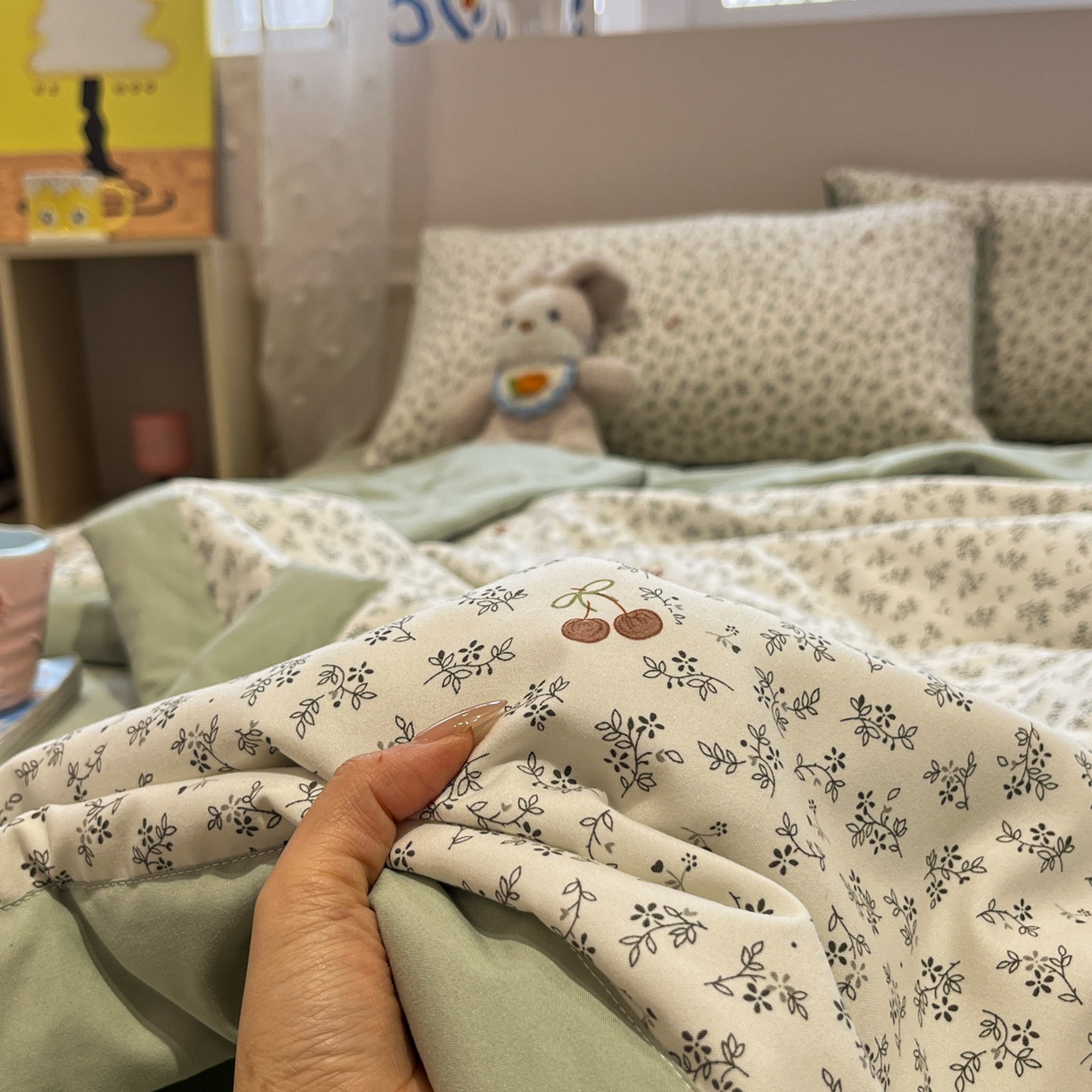 91家纺网 家纺一手货源 找家纺 一加一 2026新款云柔棉印花凉感冰蚕夏被夏凉被空调被四件套 樱桃乐园