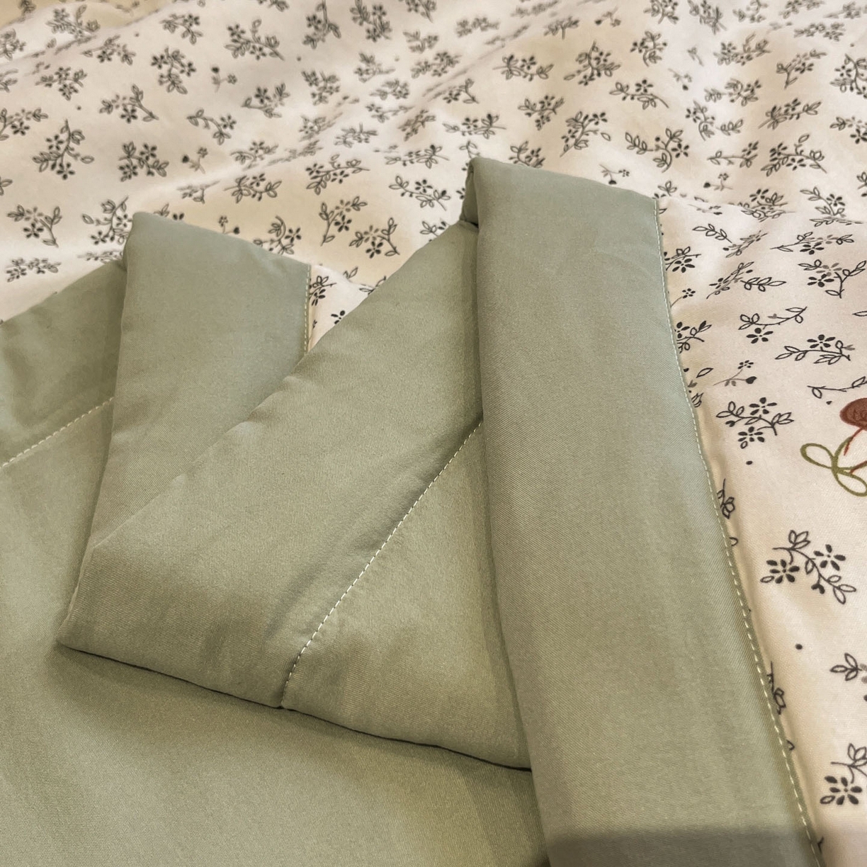 91家纺网 家纺一手货源 找家纺 一加一 2026新款云柔棉印花凉感冰蚕夏被夏凉被空调被四件套 樱桃乐园