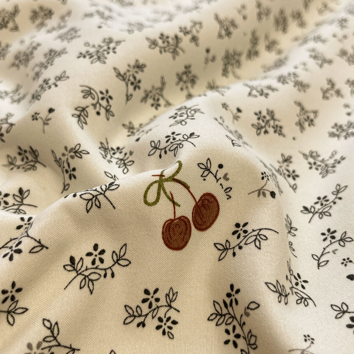 91家纺网 家纺一手货源 找家纺 一加一 2026新款云柔棉印花凉感冰蚕夏被夏凉被空调被四件套 樱桃乐园