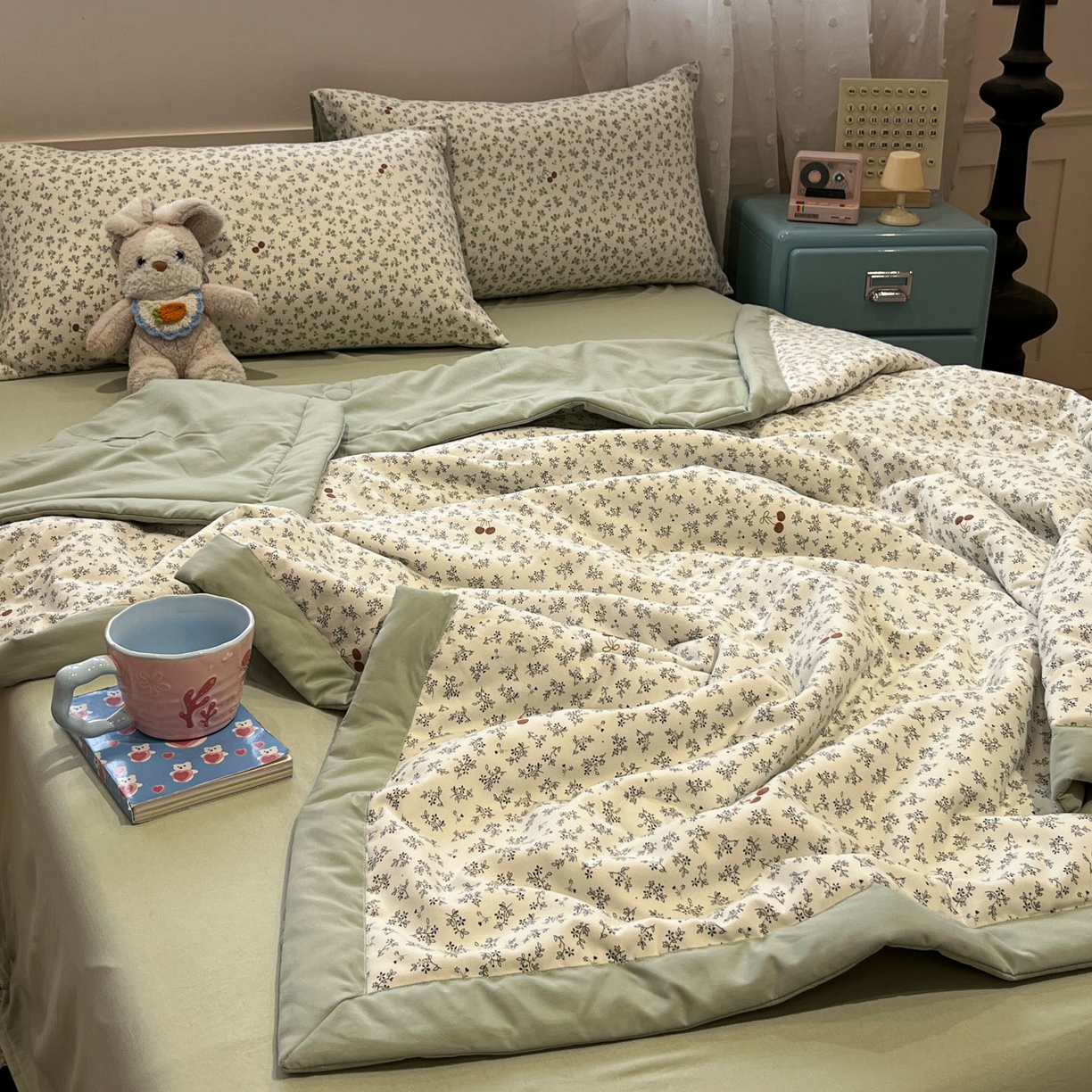 91家纺网 家纺一手货源 找家纺 一加一 2026新款云柔棉印花凉感冰蚕夏被夏凉被空调被四件套 樱桃乐园