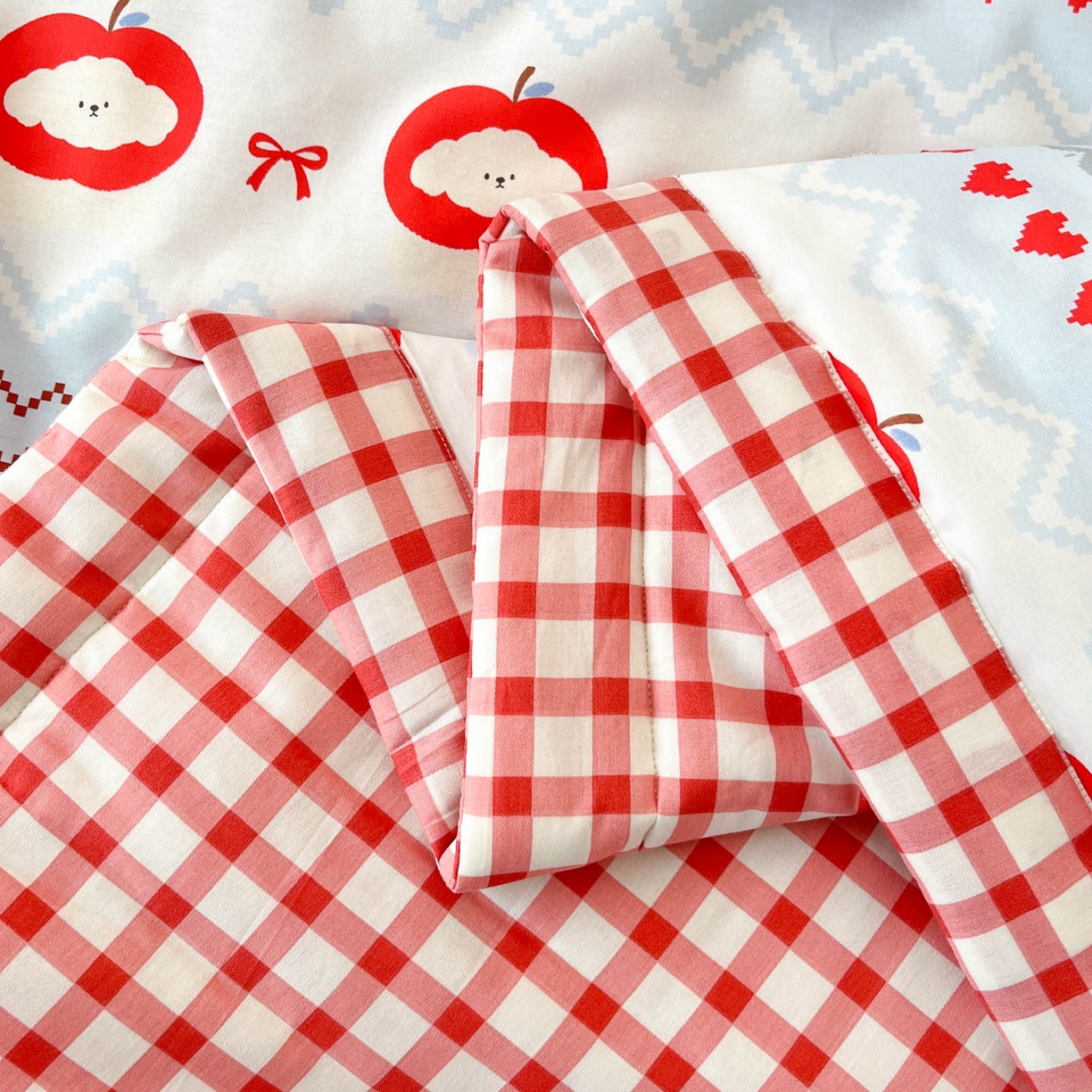 91家纺网 家纺一手货源 找家纺 一加一 2026新款全棉新疆棉花夏被夏凉被空调被四件套-棉语清夏 苹果乐园