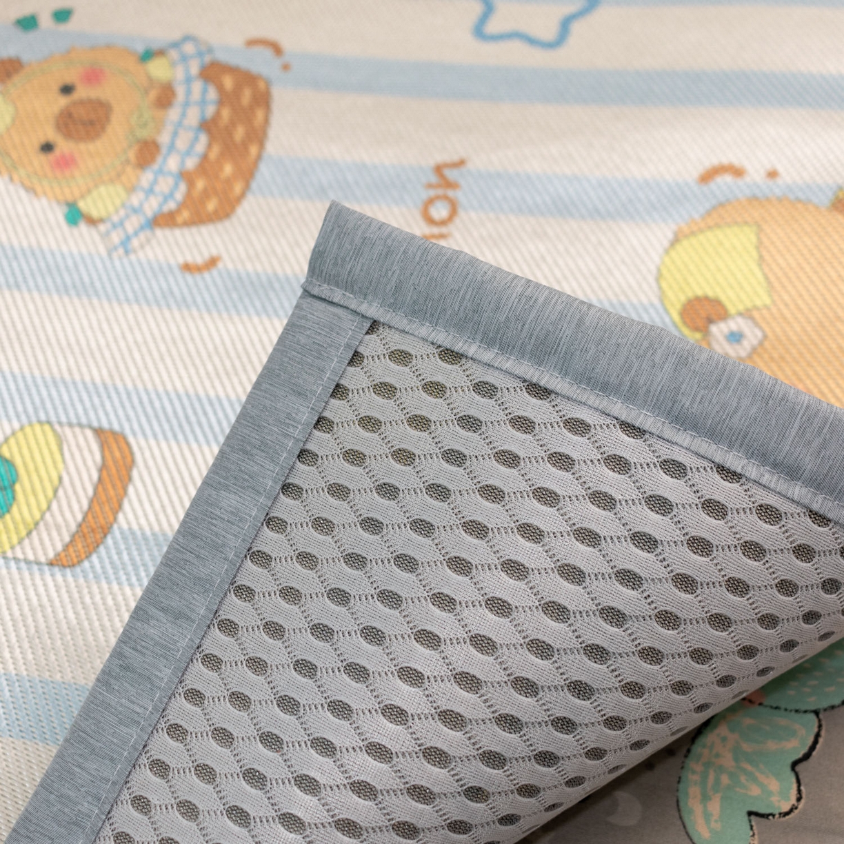 91家纺网 家纺一手货源 找家纺 欣宜家纺 2026新款A类宽边儿童冰藤席 卡皮巴拉【横条】