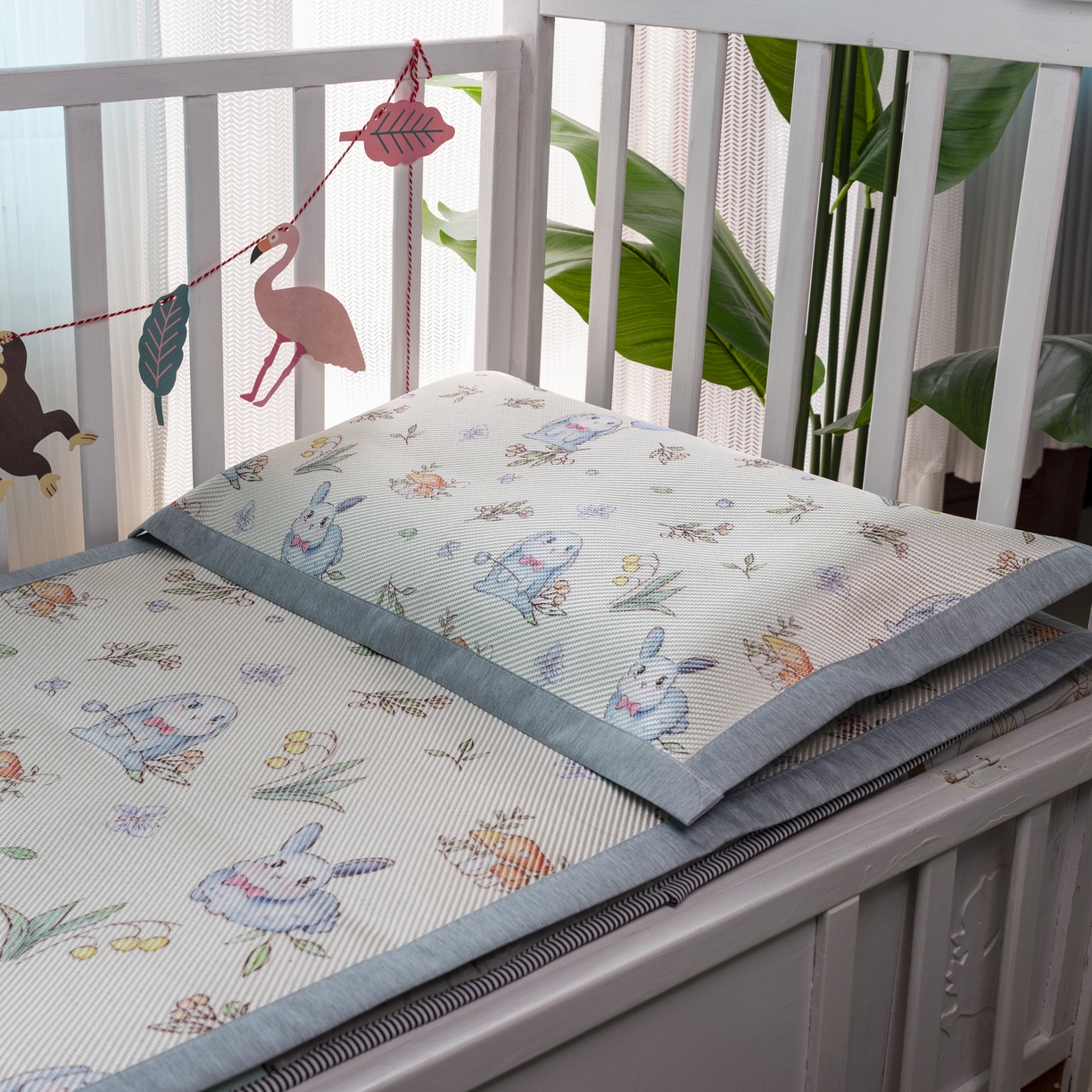 91家纺网 家纺一手货源 找家纺 欣宜家纺 2026新款A类宽边儿童冰藤席 草丛兔