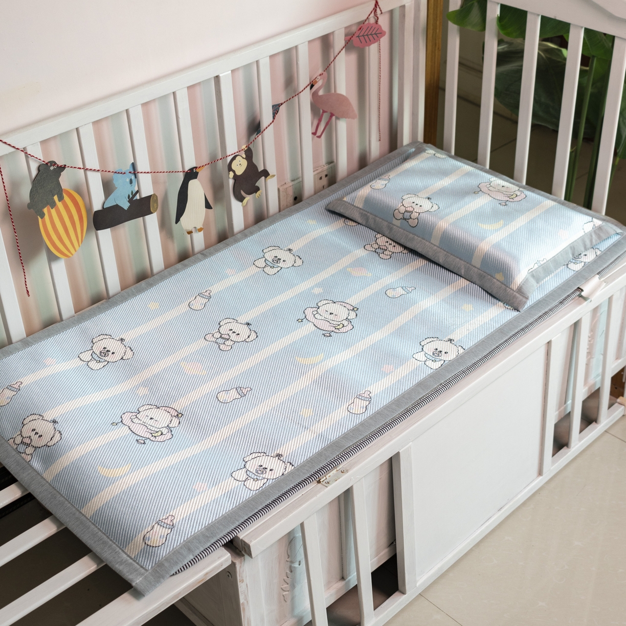 91家纺网 家纺一手货源 找家纺 欣宜家纺 2026新款A类宽边儿童冰藤席 小奶瓶