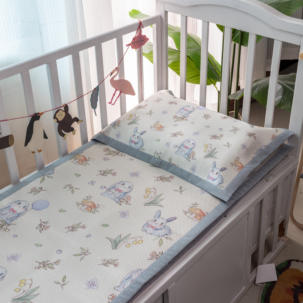 91家纺网 家纺一手货源 找家纺 欣宜家纺 2026新款A类宽边儿童冰藤席 草丛兔