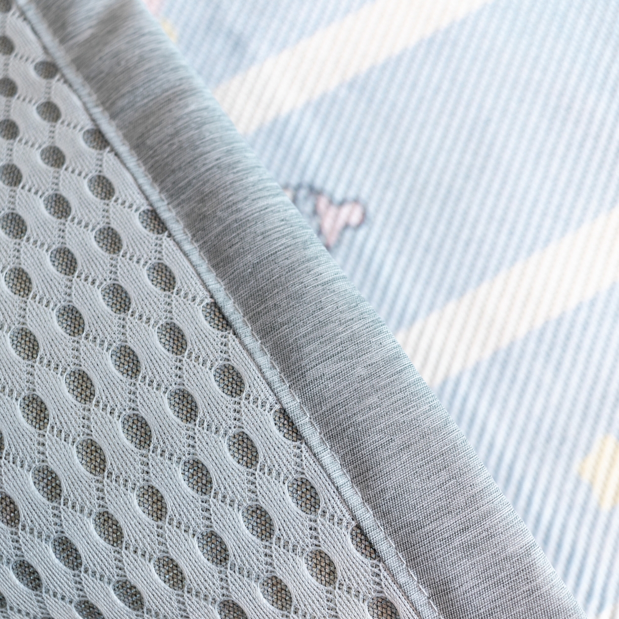 91家纺网 家纺一手货源 找家纺 欣宜家纺 2026新款A类宽边儿童冰藤席 小奶瓶