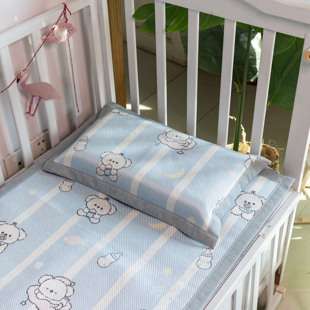 91家纺网 家纺一手货源 找家纺 欣宜家纺 2026新款A类宽边儿童冰藤席 小奶瓶