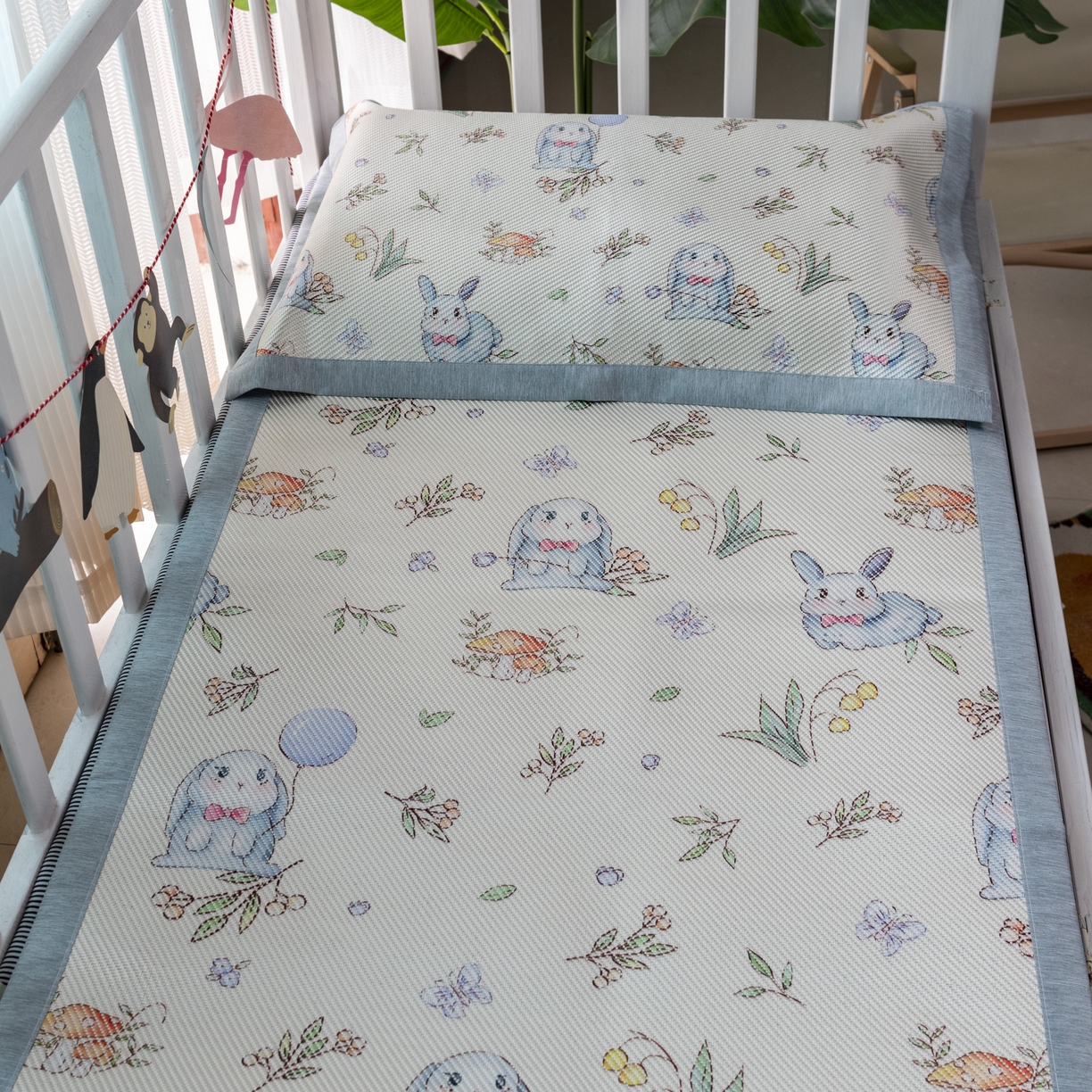 欣宜家纺 2026新款A类宽边儿童冰藤席 草丛兔