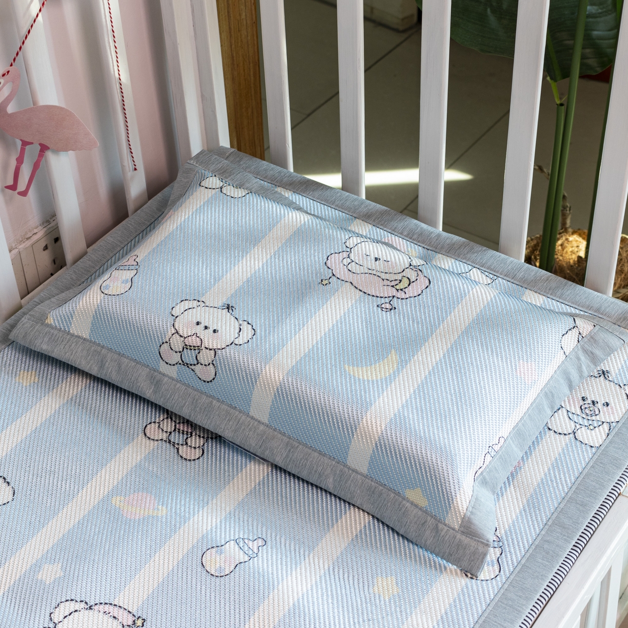 91家纺网 家纺一手货源 找家纺 欣宜家纺 2026新款A类宽边儿童冰藤席 小奶瓶