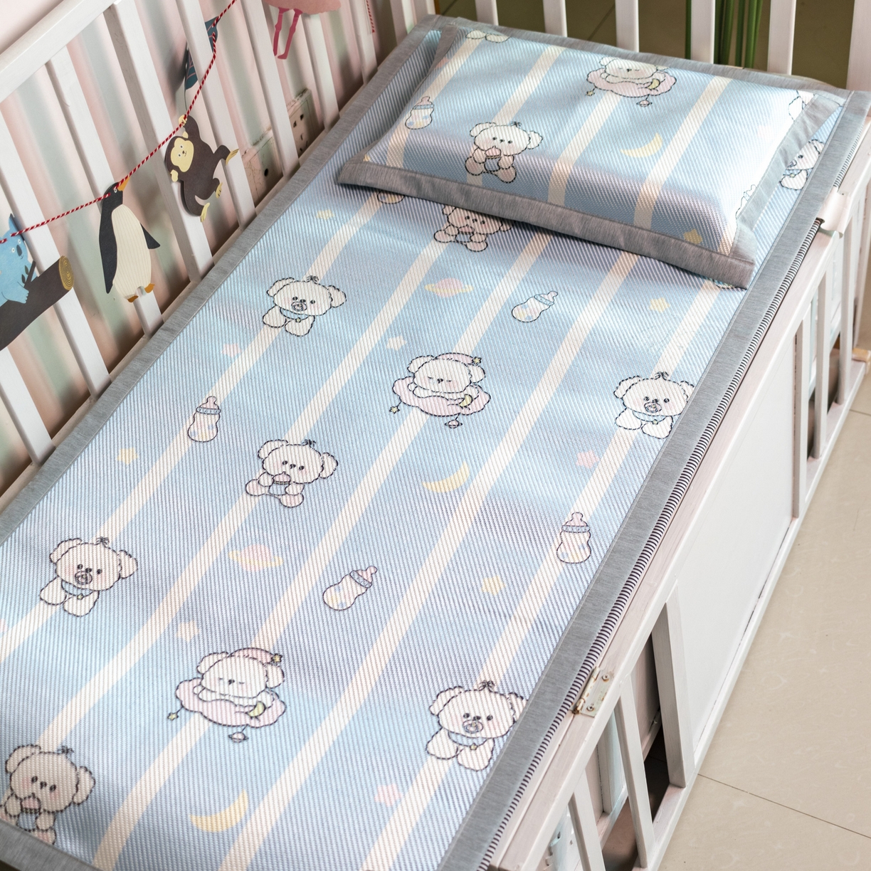 91家纺网 家纺一手货源 找家纺 欣宜家纺 2026新款A类宽边儿童冰藤席 小奶瓶