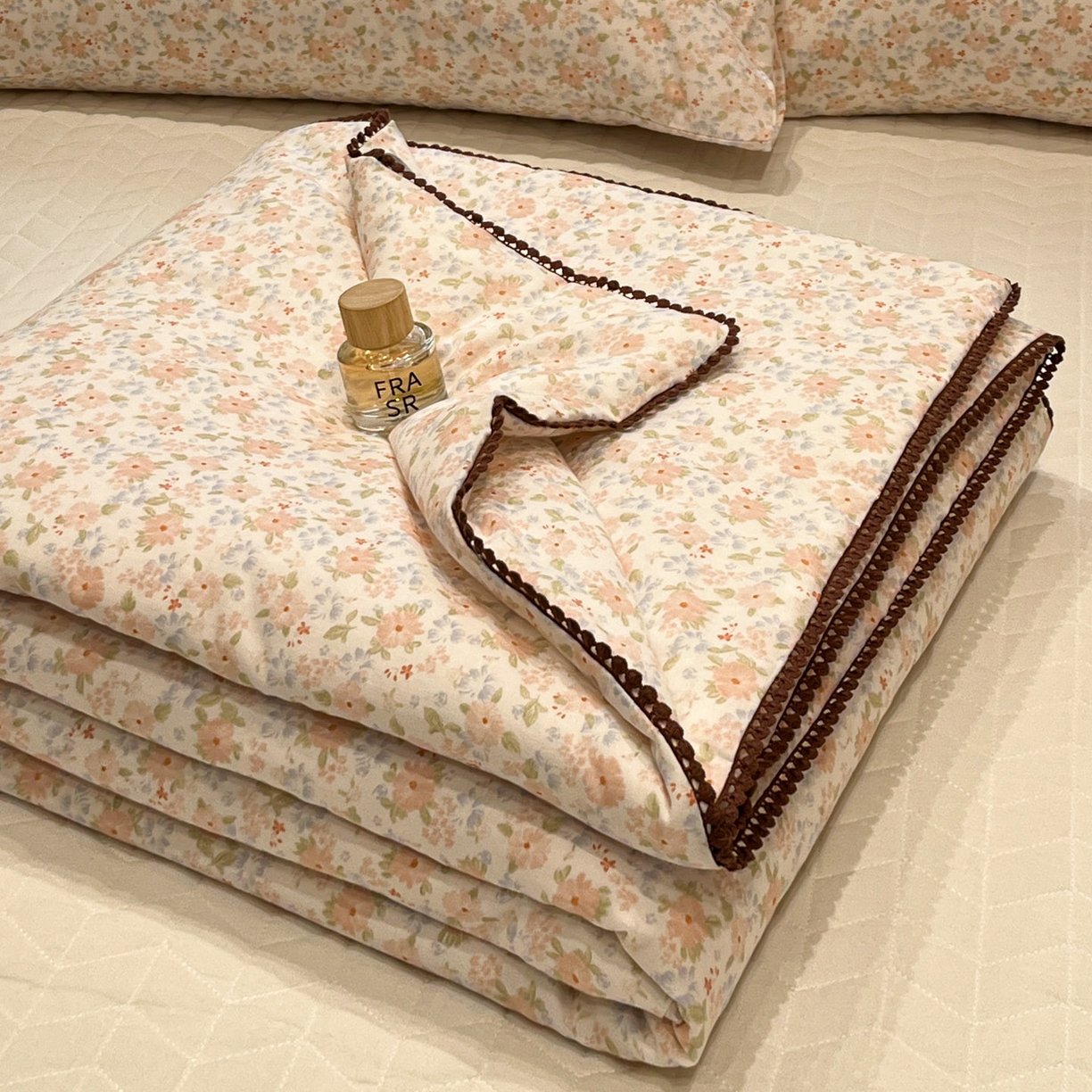 91家纺网 家纺一手货源 找家纺 （总）一加一 2026新款全棉双层纱印花小花边大豆夏被夏凉被空调被-花纱眠夏