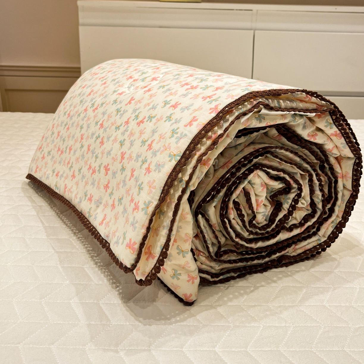 91家纺网 家纺一手货源 找家纺 一加一 2026新款全棉双层纱印花小花边大豆夏被夏凉被空调被-花纱眠夏 彩蝶