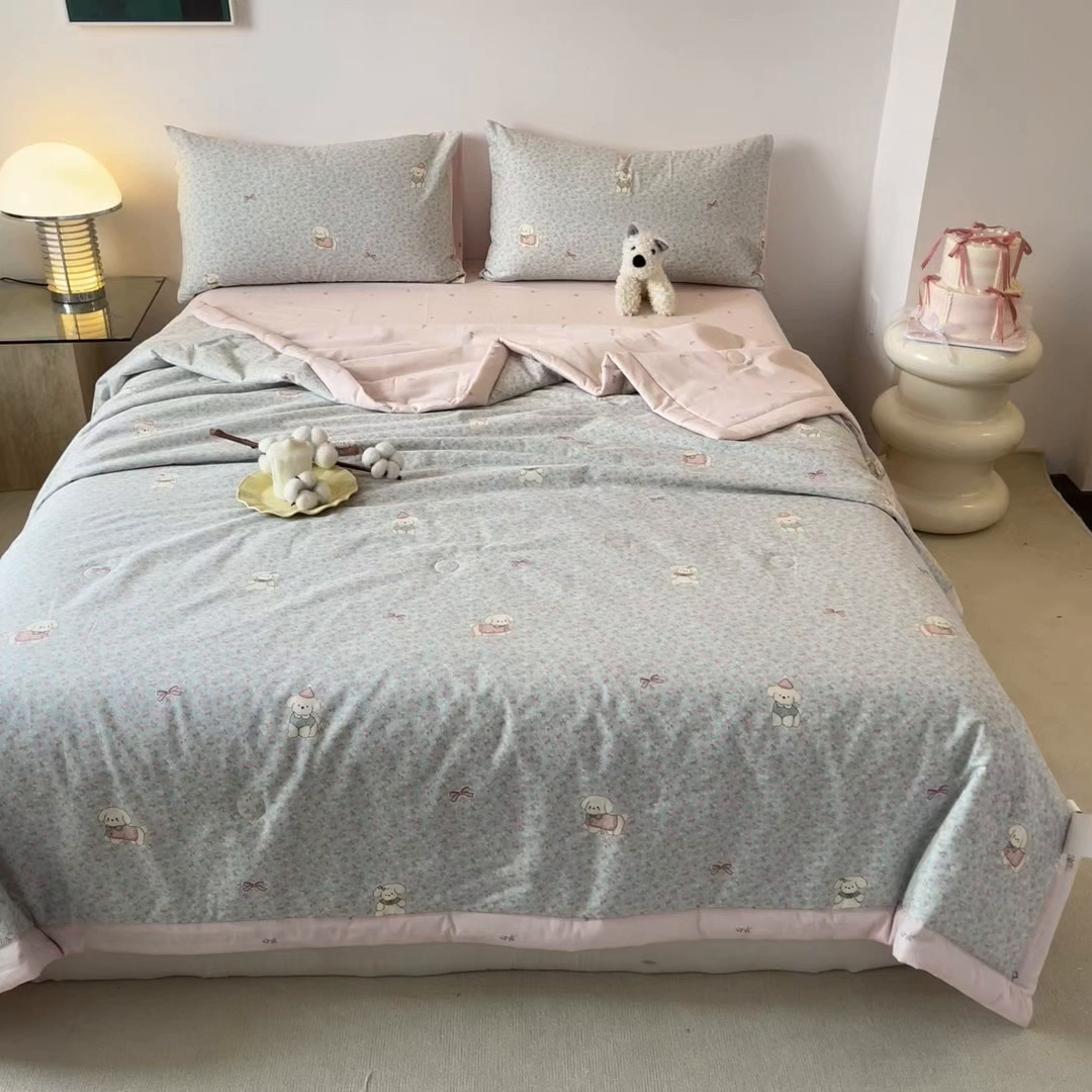 91家纺网 家纺一手货源 找家纺 一加一 2026新款全棉新疆棉花夏被夏凉被空调被四件套-棉语清夏 小狗日记