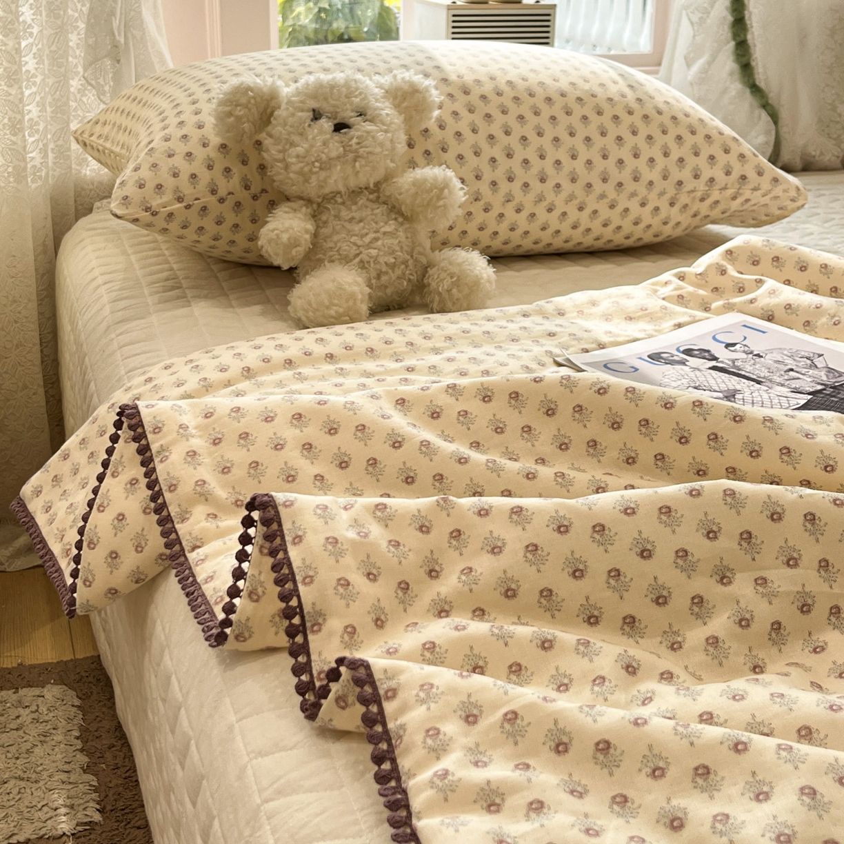 91家纺网 家纺一手货源 找家纺 一加一 2026新款全棉双层纱印花小花边大豆夏被夏凉被空调被-花纱眠夏 花影