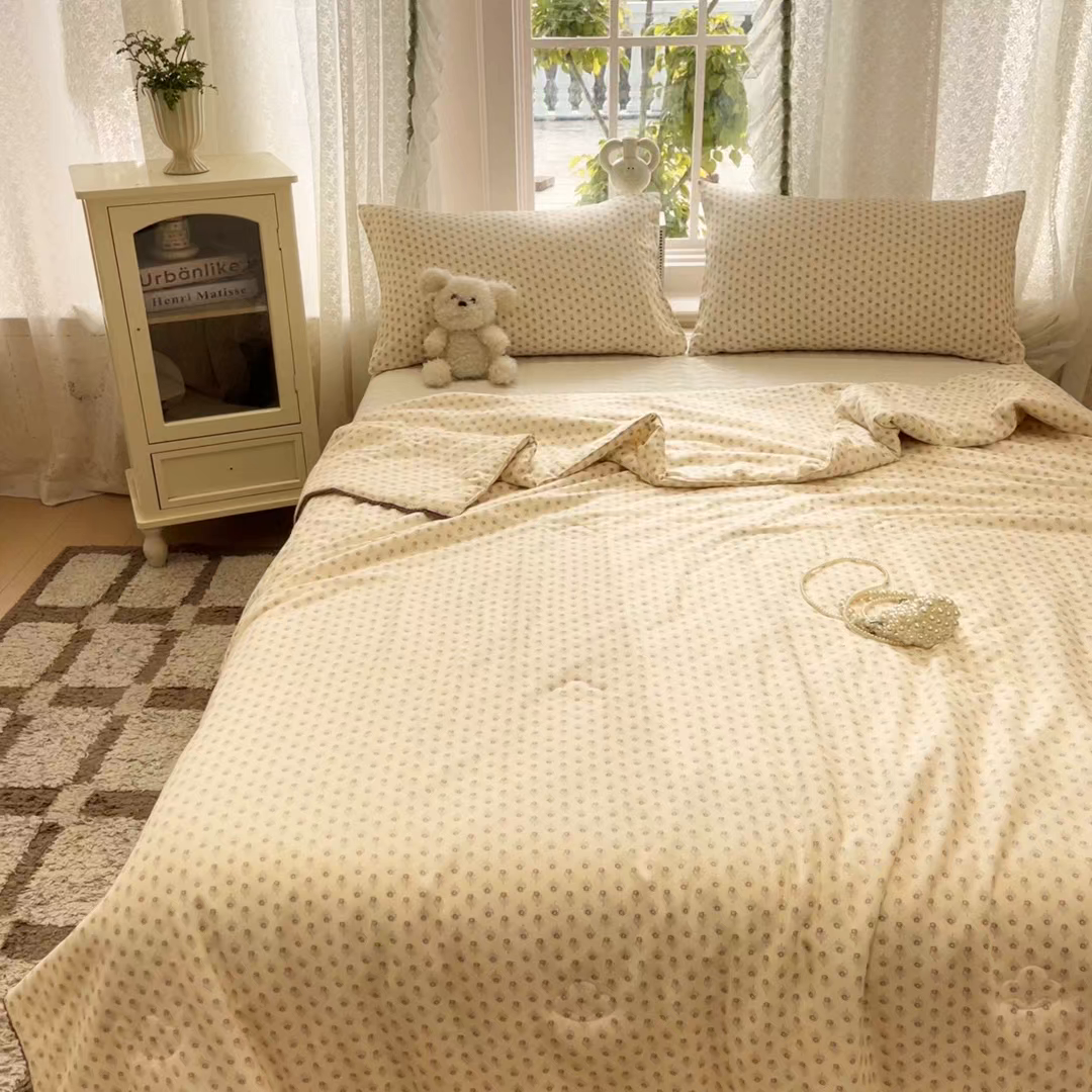 91家纺网 家纺一手货源 找家纺 一加一 2026新款全棉双层纱印花小花边大豆夏被夏凉被空调被-花纱眠夏 花影