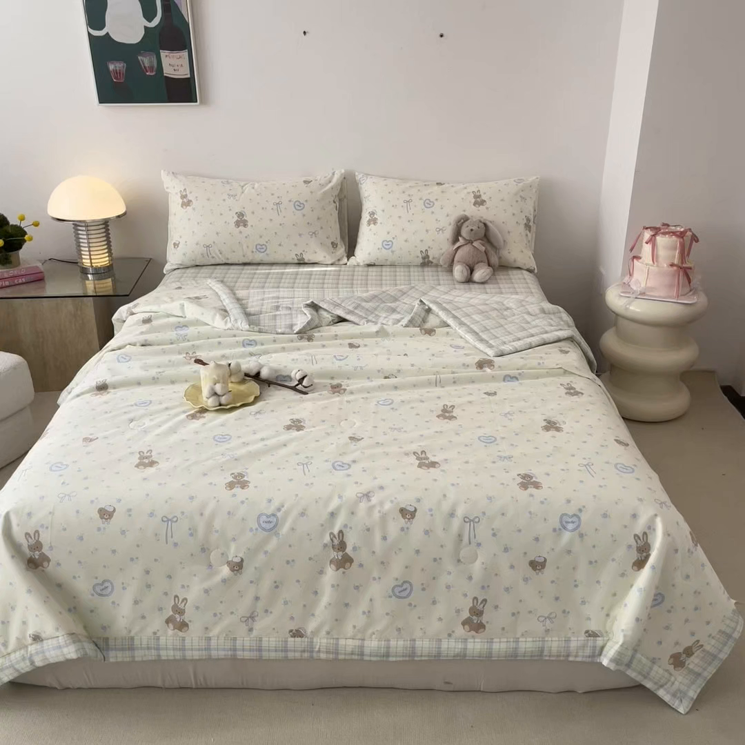 91家纺网 家纺一手货源 找家纺 一加一 2026新款全棉新疆棉花夏被夏凉被空调被四件套-棉语清夏 熊兔伙伴