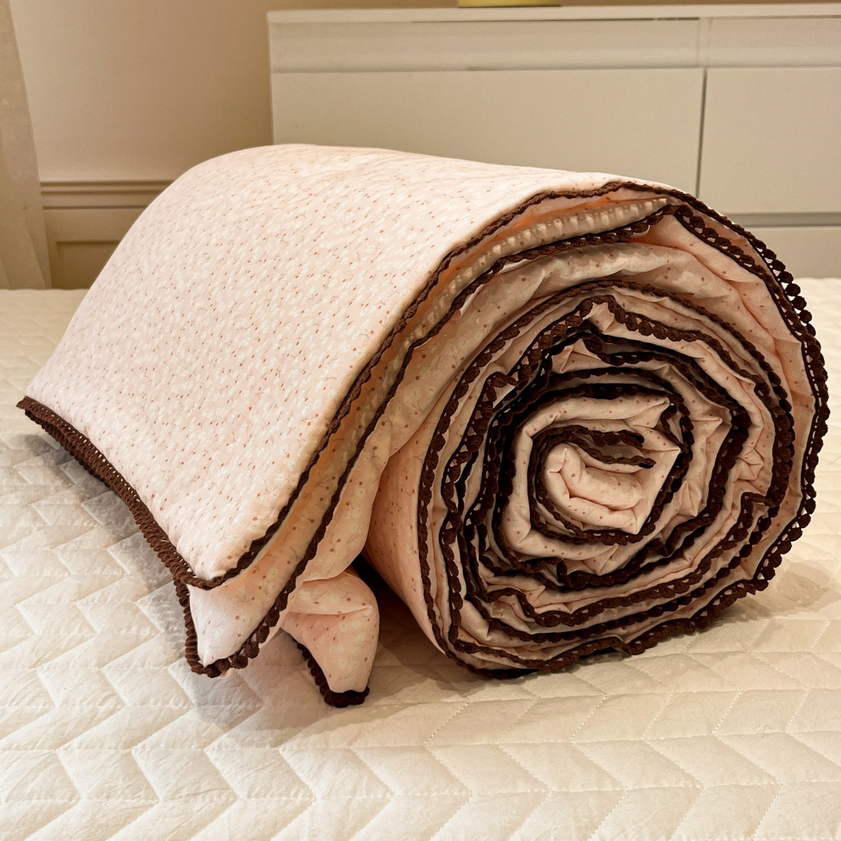 91家纺网 家纺一手货源 找家纺 一加一 2026新款全棉双层纱印花小花边大豆夏被夏凉被空调被-花纱眠夏 岚花绪