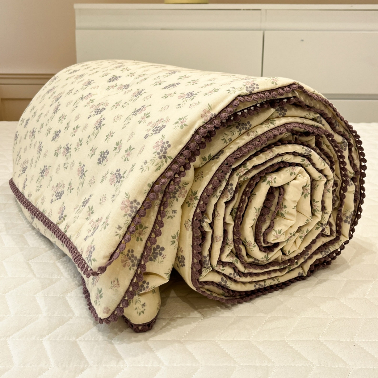 91家纺网 家纺一手货源 找家纺 一加一 2026新款全棉双层纱印花小花边大豆夏被夏凉被空调被-花纱眠夏 山花轻