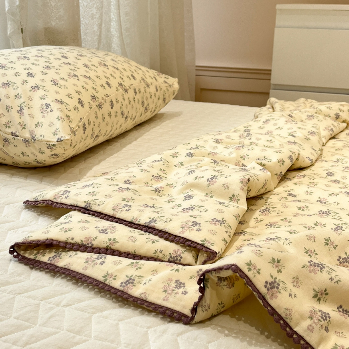 91家纺网 家纺一手货源 找家纺 一加一 2026新款全棉双层纱印花小花边大豆夏被夏凉被空调被-花纱眠夏 山花轻