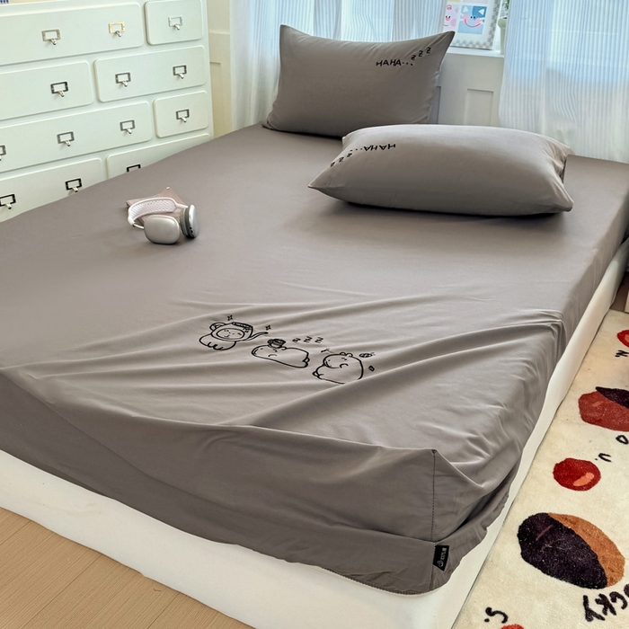 91家纺网 家纺一手货源 找家纺 布柔 2026新款床笠100%全棉纯棉13070绣花床笠(围高+30cm)-晚安 晚安床笠灰