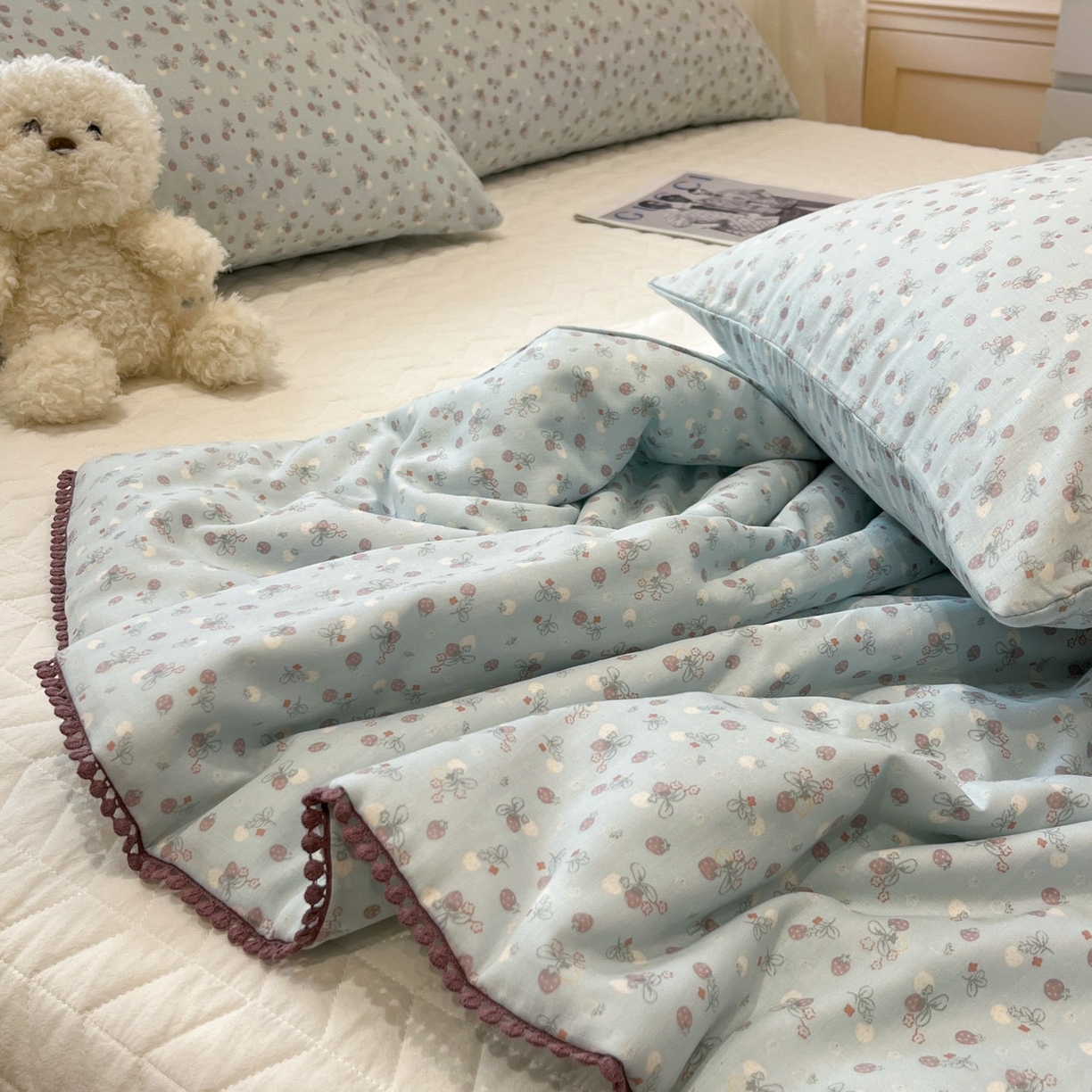 91家纺网 家纺一手货源 找家纺 一加一 2026新款全棉双层纱印花小花边大豆夏被夏凉被空调被-花纱眠夏 甜莓