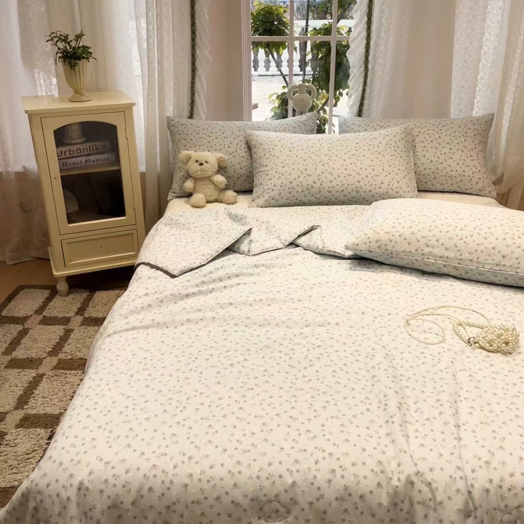 91家纺网 家纺一手货源 找家纺 一加一 2026新款全棉双层纱印花小花边大豆夏被夏凉被空调被-花纱眠夏 甜莓