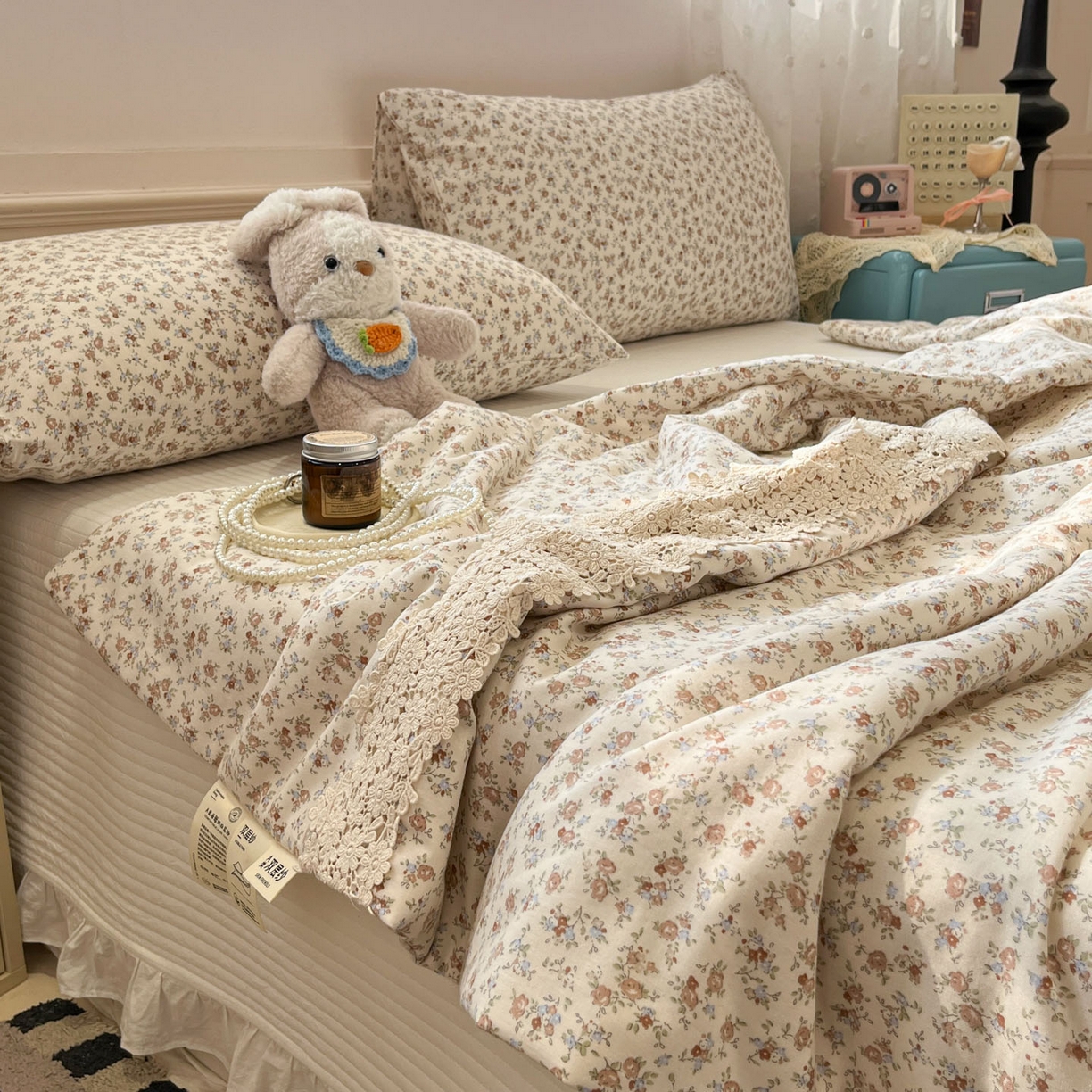 91家纺网 家纺一手货源 找家纺 一加一 2026新款纯棉双层纱花边蚕丝润肤夏被夏凉被空调被-棉边夏序 炊烟牡丹