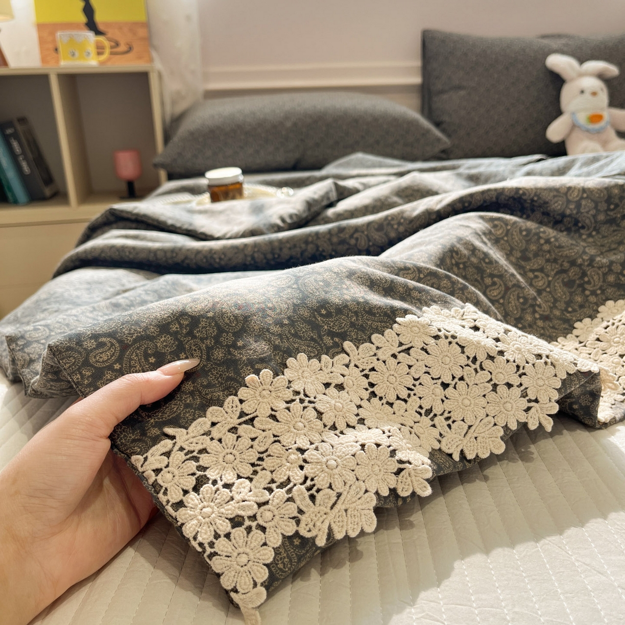 91家纺网 家纺一手货源 找家纺 一加一 2026新款纯棉双层纱花边蚕丝润肤夏被夏凉被空调被-棉边夏序 连理枝