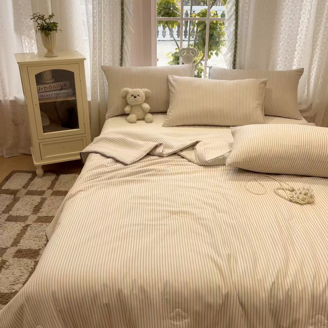 91家纺网 家纺一手货源 找家纺 一加一 2026新款全棉双层纱印花小花边大豆夏被夏凉被空调被-花纱眠夏 织梦