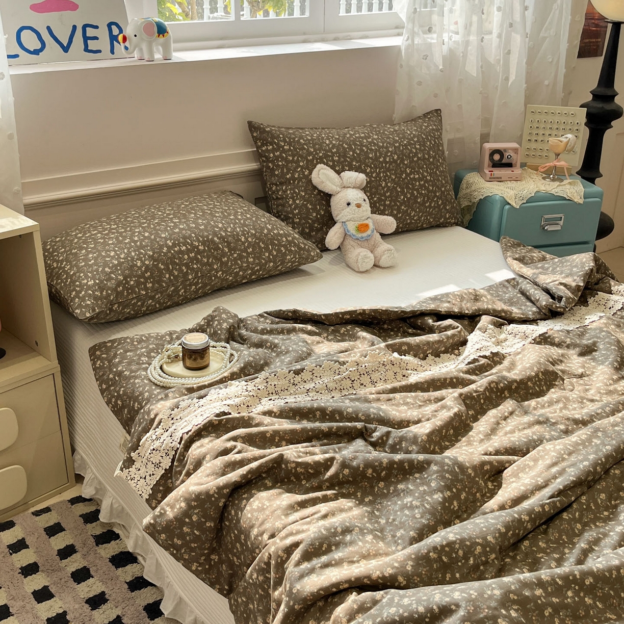 91家纺网 家纺一手货源 找家纺 一加一 2026新款纯棉双层纱花边蚕丝润肤夏被夏凉被空调被-棉边夏序 拧霜点点