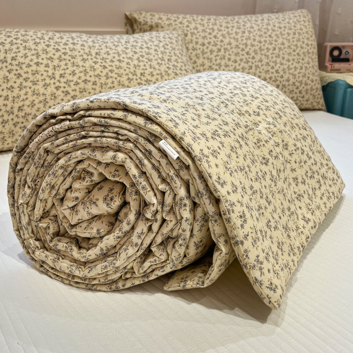 91家纺网 家纺一手货源 找家纺 一加一 2026新款纯棉双层纱花边蚕丝润肤夏被夏凉被空调被-棉边夏序 温锦织