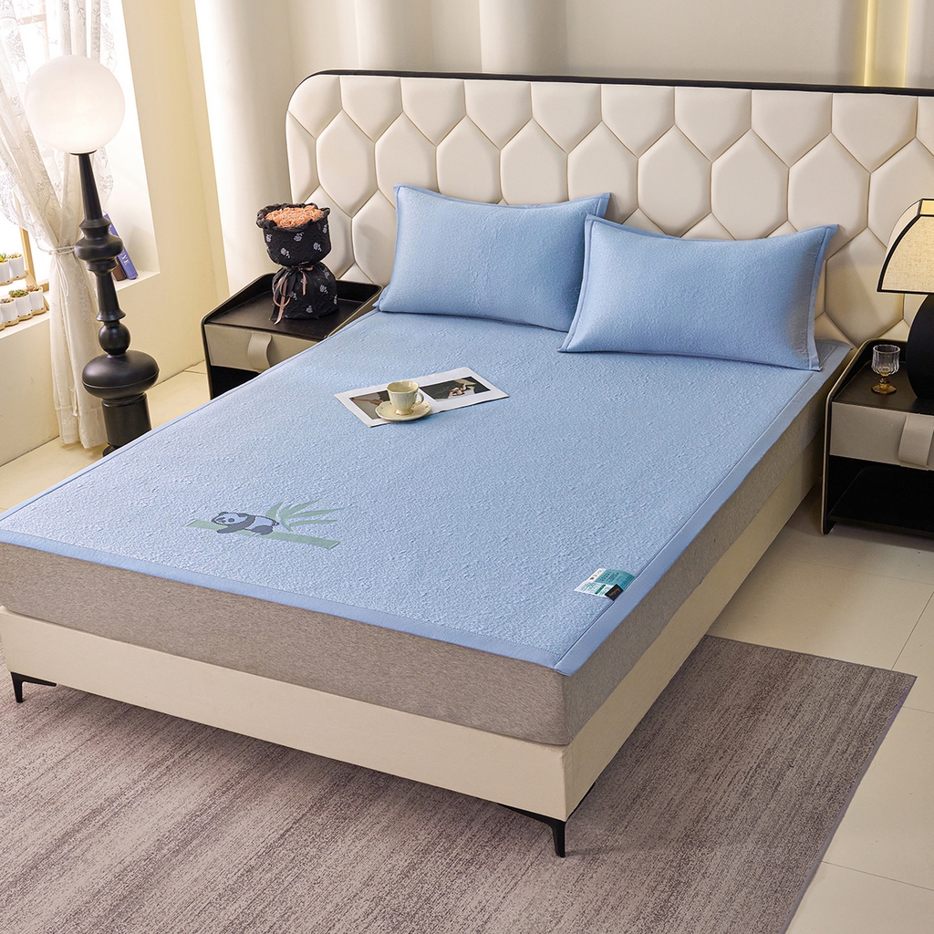 91家纺网 家纺一手货源 找家纺 青雅席业 2026新款A类凉感豆豆席凉席席子-平铺款 平铺款-熊猫抱竹-蓝