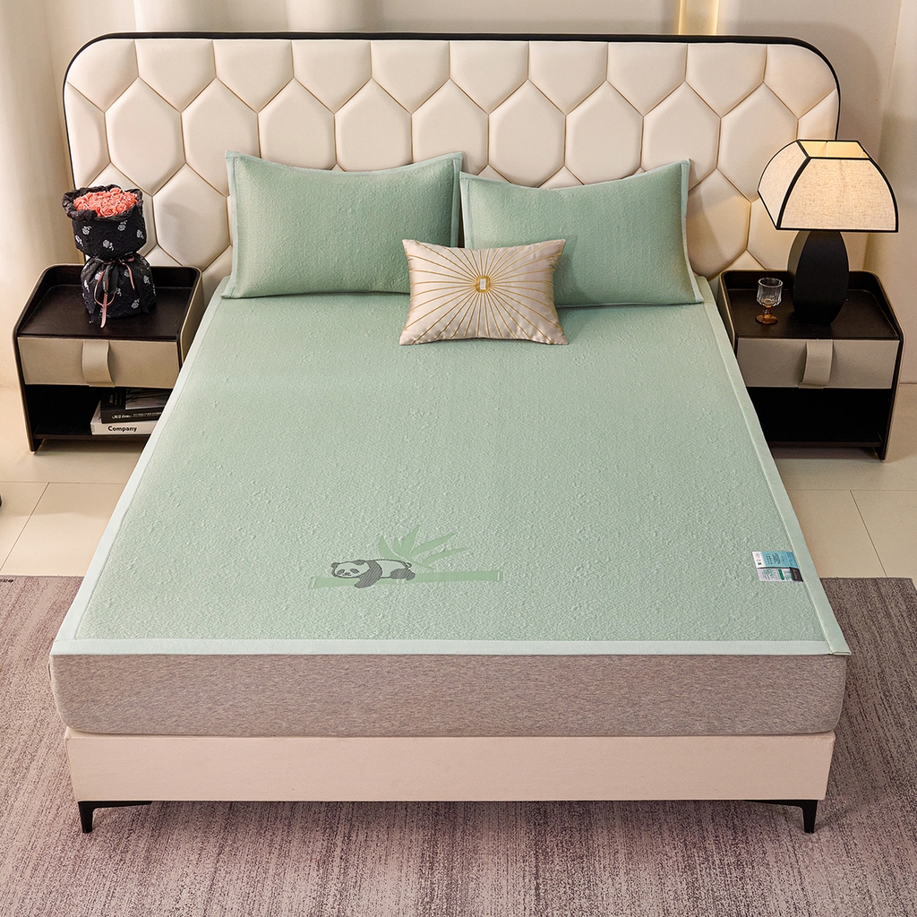 91家纺网 家纺一手货源 找家纺 青雅席业 2026新款A类凉感豆豆席凉席席子-平铺款 平铺款-熊猫抱竹-绿