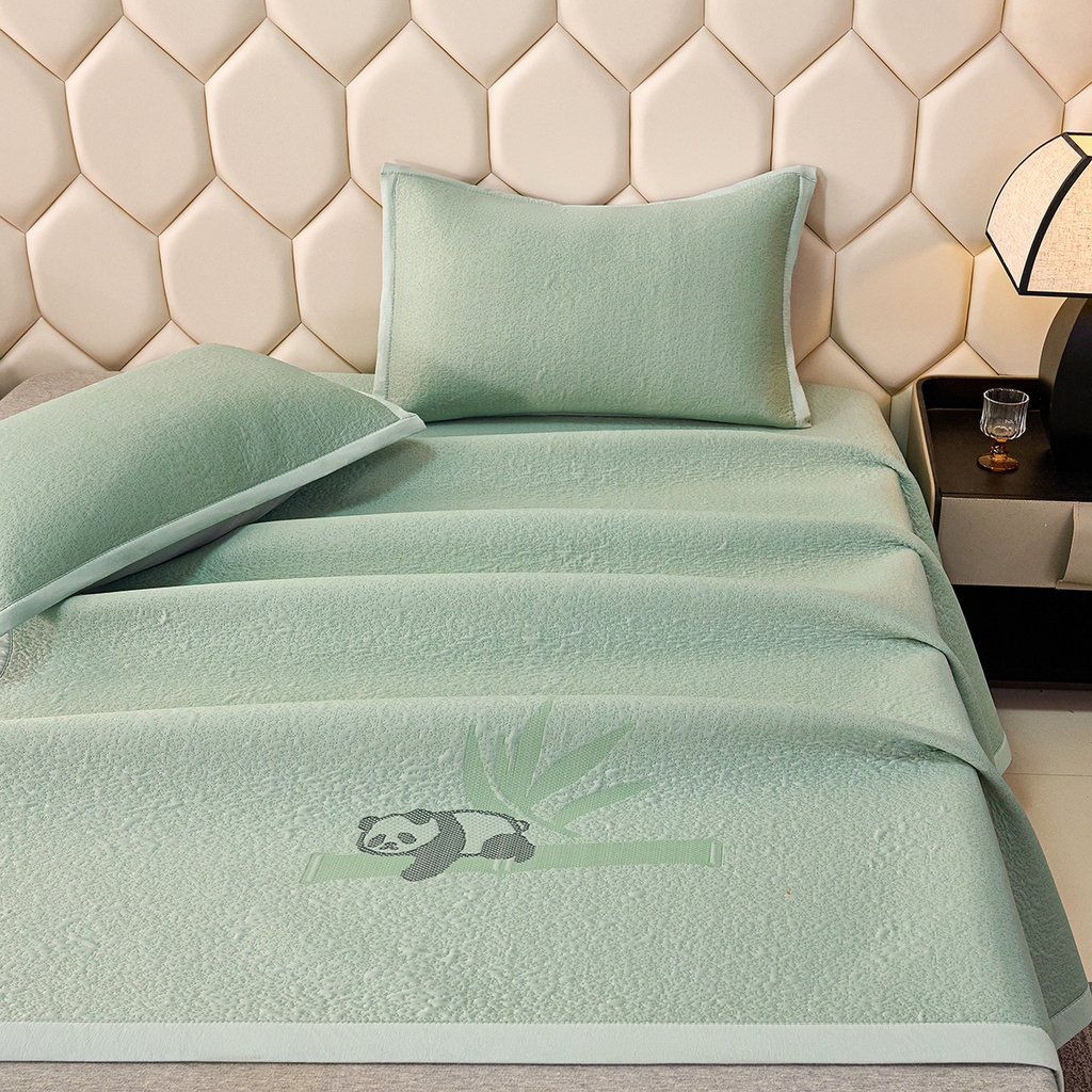 91家纺网 家纺一手货源 找家纺 青雅席业 2026新款A类凉感豆豆席凉席席子-平铺款 平铺款-熊猫抱竹-绿