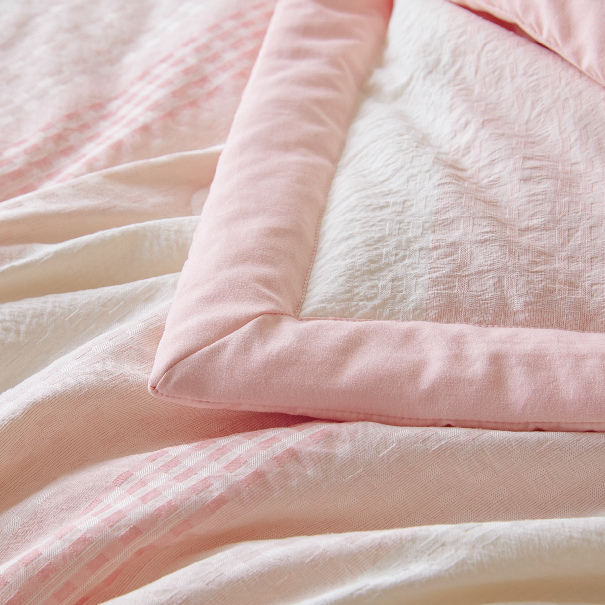 91家纺网 家纺一手货源 找家纺 一加一 2026新款凉感提花大豆夏被夏凉被空调被四件套-简约生活 简约生活-粉