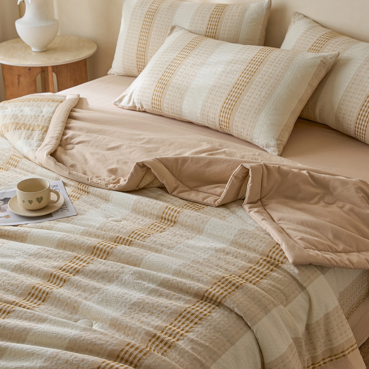 91家纺网 家纺一手货源 找家纺 一加一 2026新款凉感提花大豆夏被夏凉被空调被四件套-简约生活 简约生活-咖