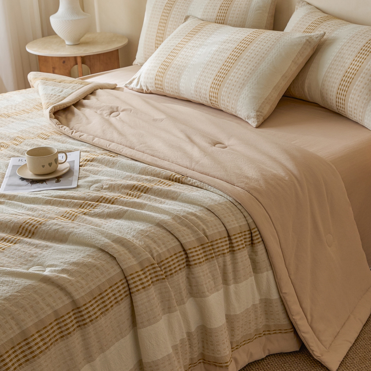 91家纺网 家纺一手货源 找家纺 一加一 2026新款凉感提花大豆夏被夏凉被空调被四件套-简约生活 简约生活-咖