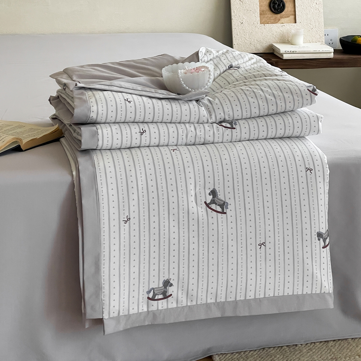 91家纺网 家纺一手货源 找家纺 （总）一加一 2026新款冰蚕凉感印花断角夏被夏凉被空调被四件套