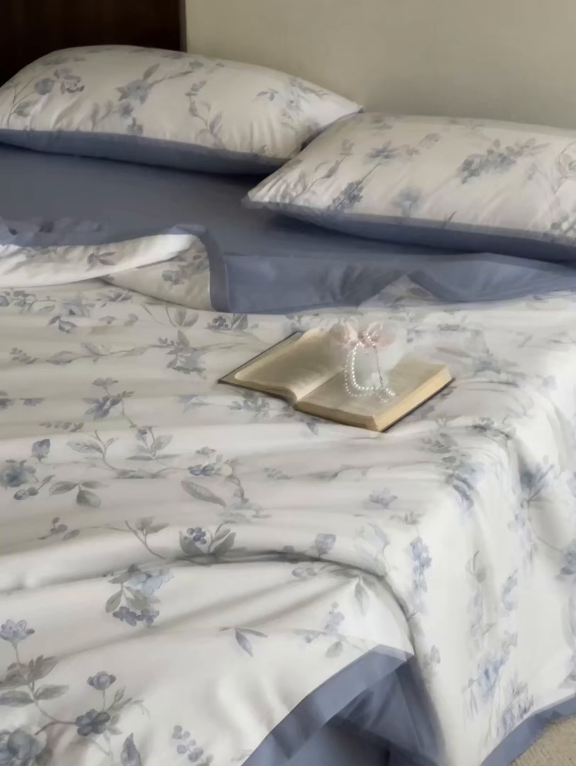 91家纺网 家纺一手货源 找家纺 一加一 2026新款冰蚕凉感印花断角夏被夏凉被空调被四件套 春溪蓝