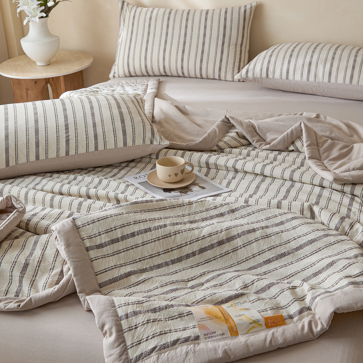 91家纺网 家纺一手货源 找家纺 一加一 2026新款凉感提花大豆夏被夏凉被空调被四件套-简约生活 简约条纹-灰