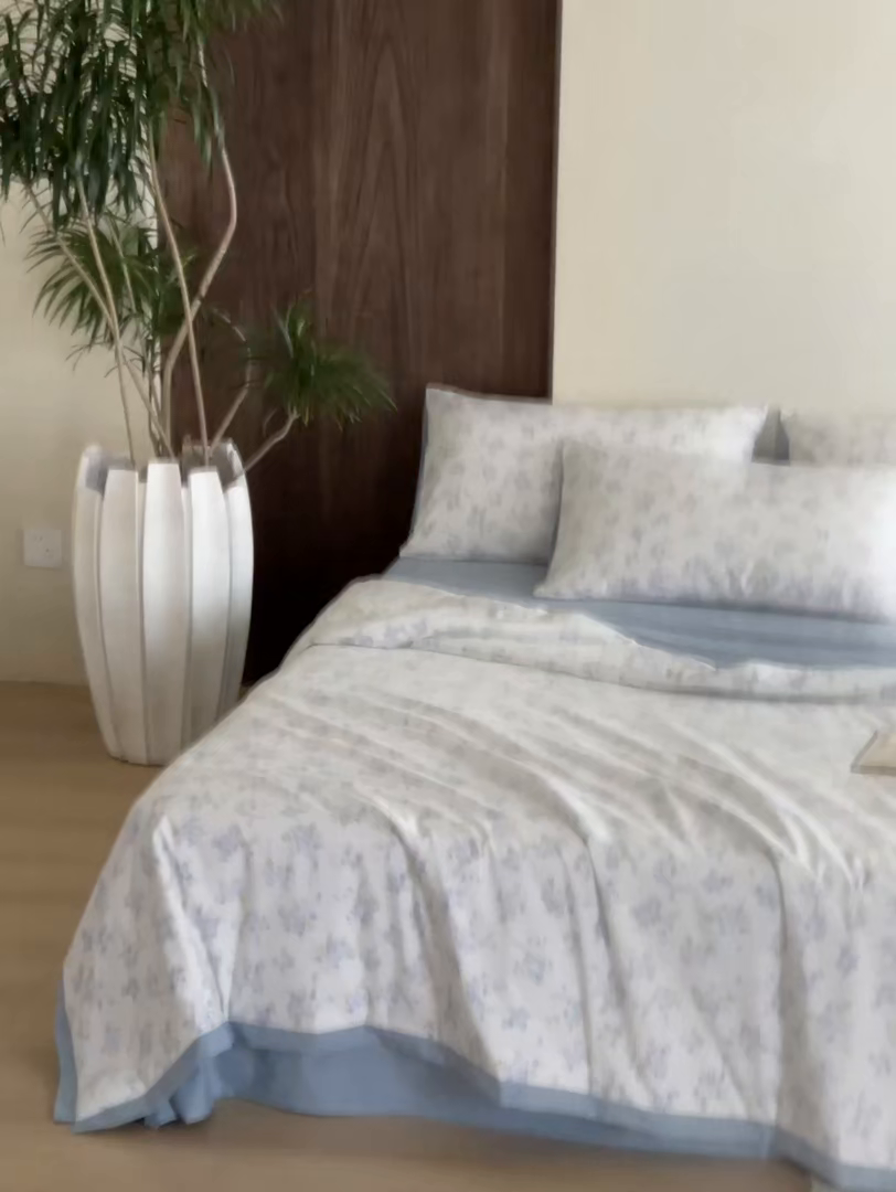 91家纺网 家纺一手货源 找家纺 一加一 2026新款冰蚕凉感印花断角夏被夏凉被空调被四件套 海盐