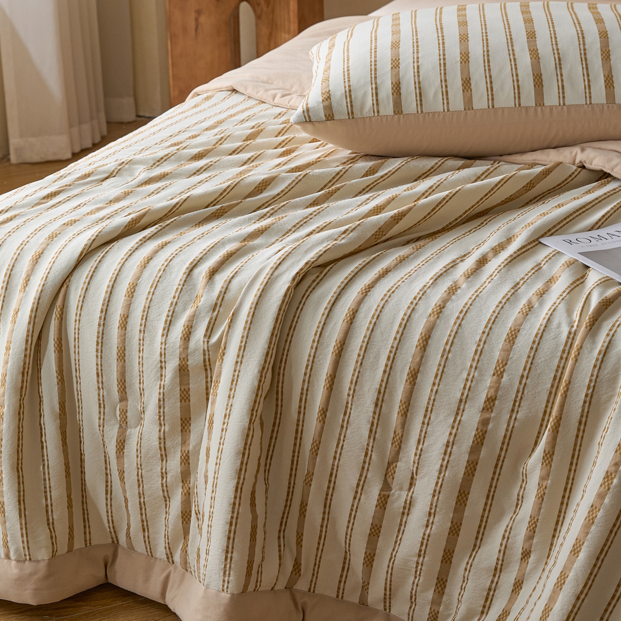 91家纺网 家纺一手货源 找家纺 一加一 2026新款凉感提花大豆夏被夏凉被空调被四件套-简约生活 简约条纹-咖