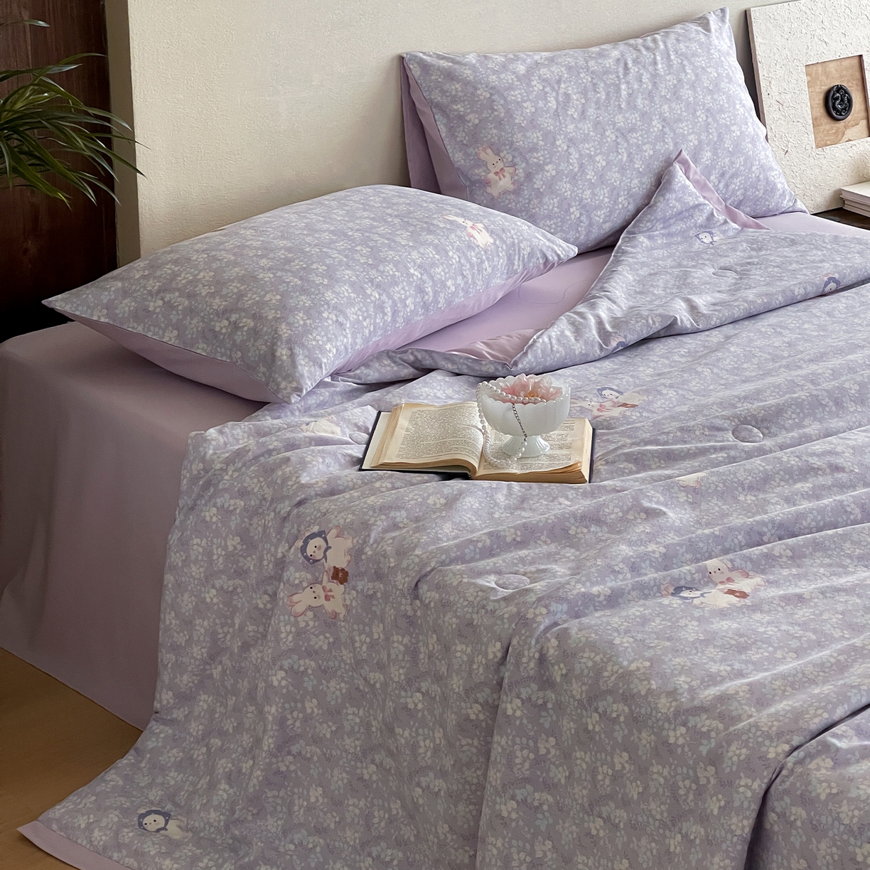 91家纺网 家纺一手货源 找家纺 一加一 2026新款冰蚕凉感印花断角夏被夏凉被空调被四件套 花田兔